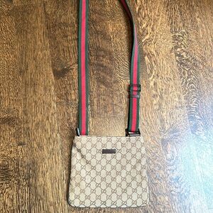 Gucci canvas logo messenger bag